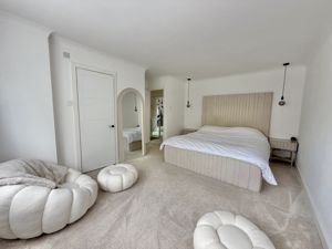 Photo 16- click for photo gallery